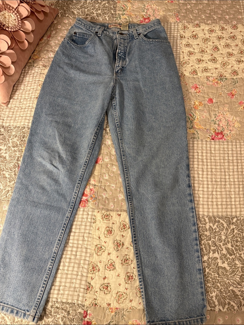 St. John’s Bay relaxed fit size 10 Classic High-Rise Women's Light Blue Jeans